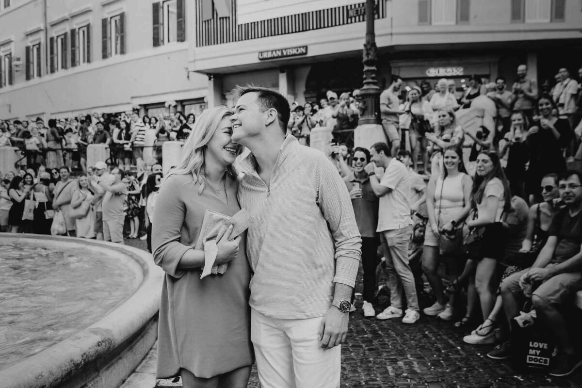 Alina Foto Emozioni – Fotografia di famiglia, coppie e nascite a Roma con uno stile autentico e documentaristico. Scatti emozionali che catturano momenti unici, dalle proposte di matrimonio ai reportage di nascita. Servizi fotografici intimi per preservare ricordi veri e raccontare storie attraverso immagini naturali e spontanee. Specializzata in ritratti senza pose forzate, emozioni genuine e connessioni autentiche. Scopri il portfolio con immagini di famiglie, matrimoni e progetti personali, realizzati con passione e sensibilità. Fotografa professionista a Roma dedicata a creare ricordi senza tempo.