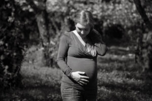 Alina Foto Emozioni – Fotografia di famiglia, coppie e nascite a Roma con uno stile autentico e documentaristico. Scatti emozionali che catturano momenti unici, dalle proposte di matrimonio ai reportage di nascita. Servizi fotografici intimi per preservare ricordi veri e raccontare storie attraverso immagini naturali e spontanee. Specializzata in ritratti senza pose forzate, emozioni genuine e connessioni autentiche. Scopri il portfolio con immagini di famiglie, matrimoni e progetti personali, realizzati con passione e sensibilità. Fotografa professionista a Roma dedicata a creare ricordi senza tempo.